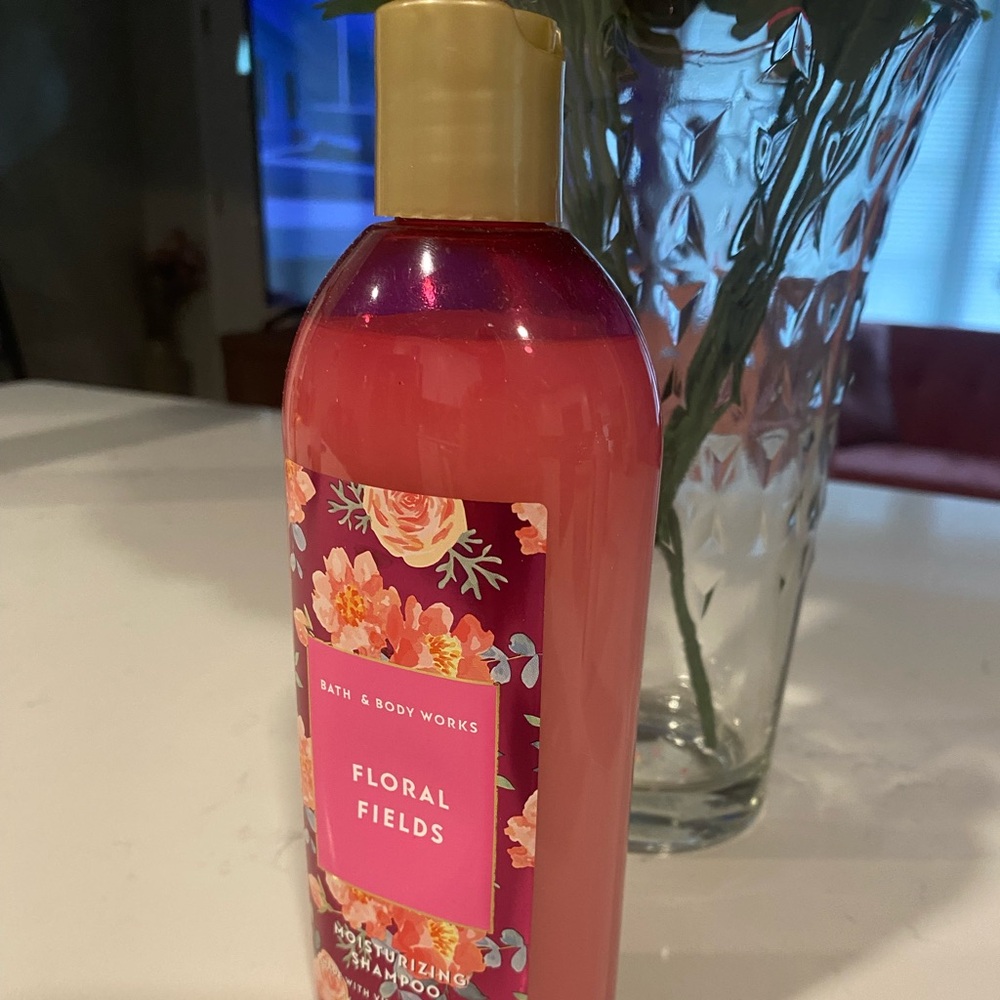Bath & Body Works Floral Fields Moisturizing Body Wash - Pink